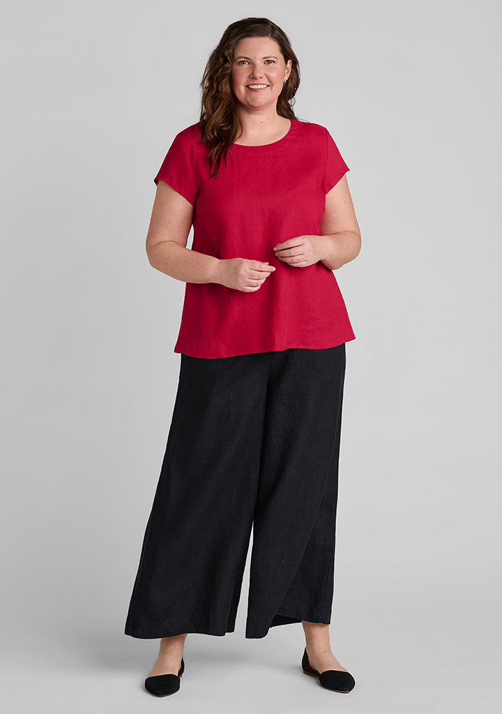 FLAX tee shirt in red with linen pants in black
